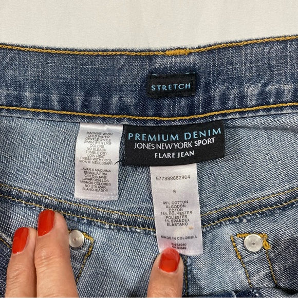 Jones NY Jeans Flare Stretch Jeans Size 9 Denim Jeans women’s - Picture 2 of 7